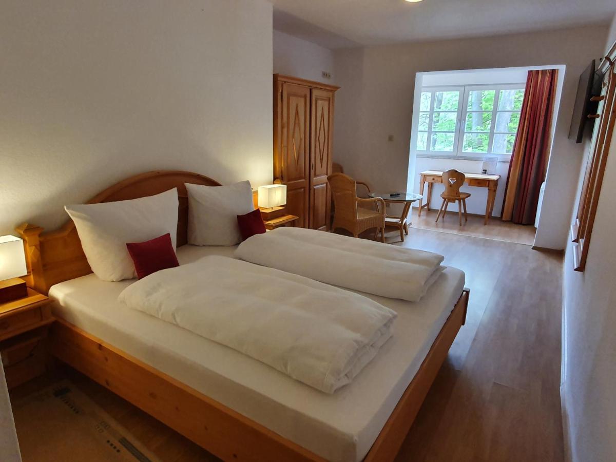 Hotel Und Weingut Karlsmuehle Mertesdorf Exterior photo
