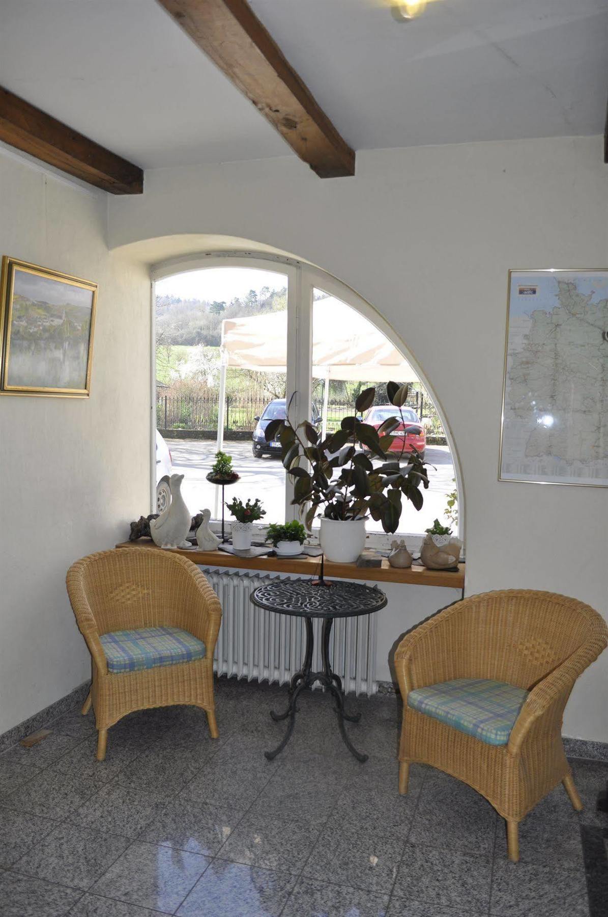 Hotel Und Weingut Karlsmuehle Mertesdorf Exterior photo